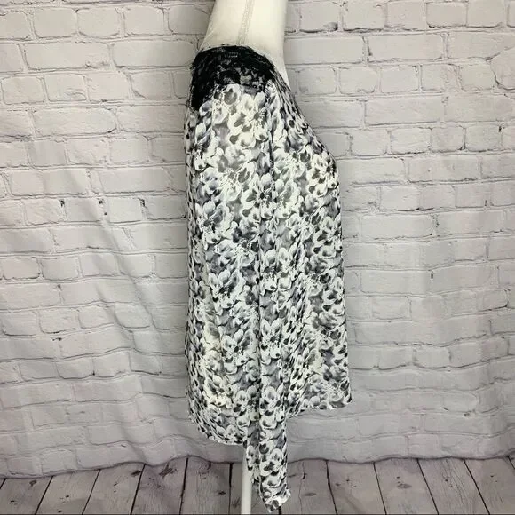 Lumiere Black and white floral semi-sheer lace shoulder long sleeve top - Picture 4 of 11
